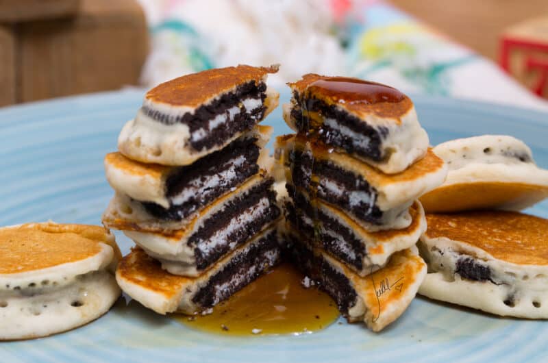 Pancakes rellenos de galletas de chocolate